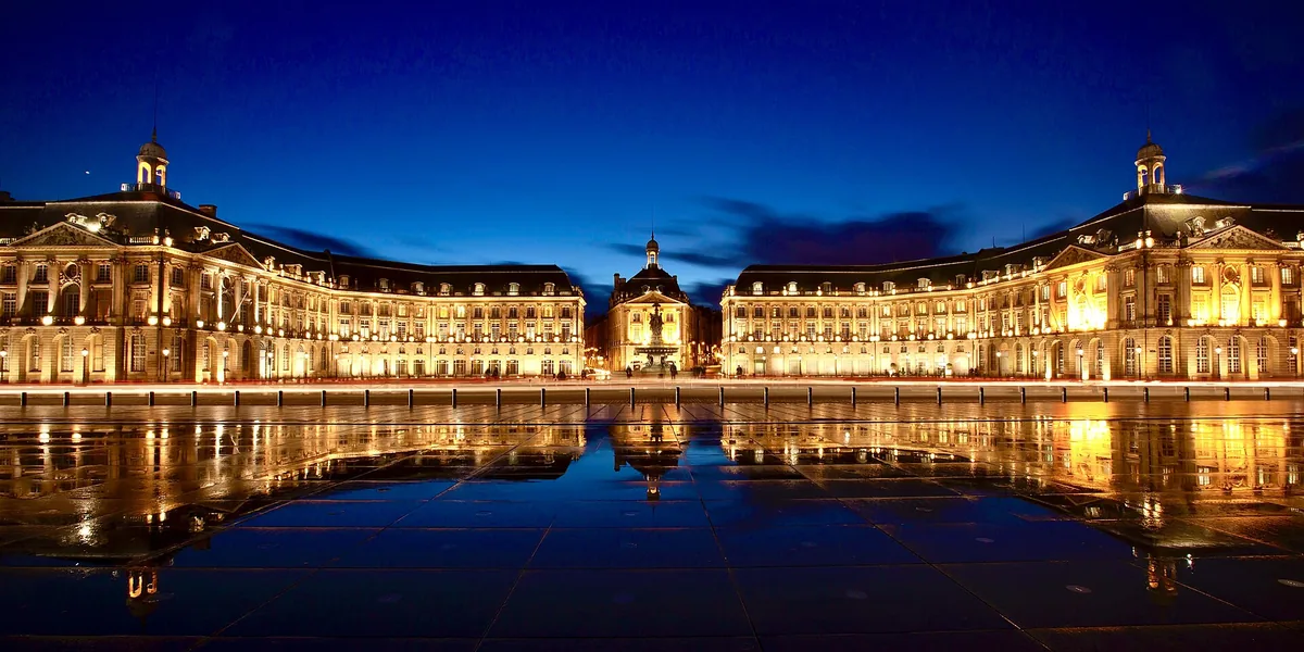 Bordeaux, où ReydenWeb crée des sites internet sur mesure